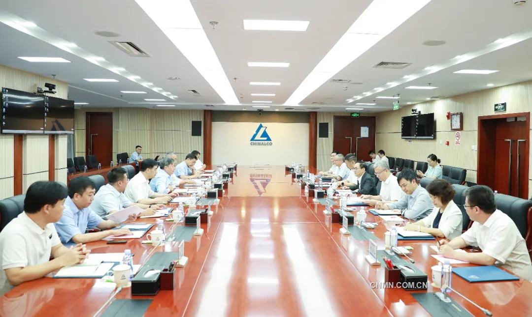 段向東會見北京科技大學(xué)校長楊仁樹